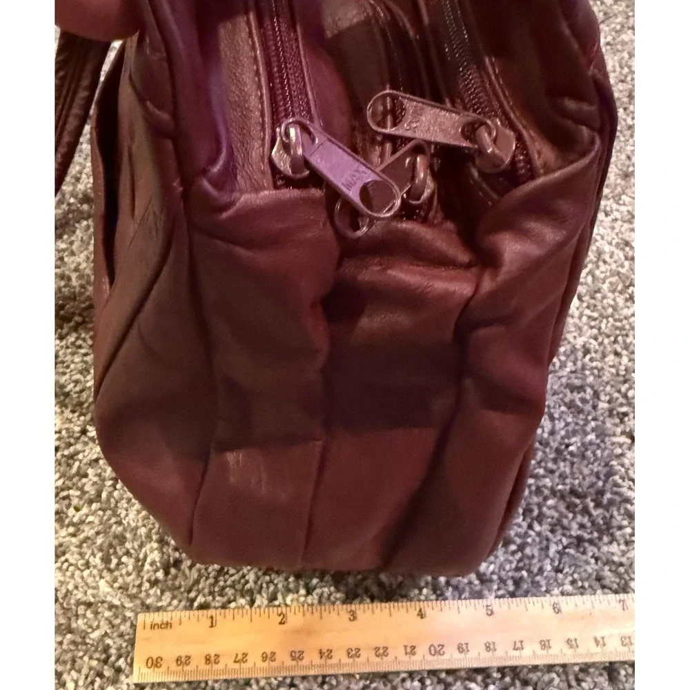 Hazelwood Women's Burgandy Genuine Leather Boho Shoulder Purse - NWT